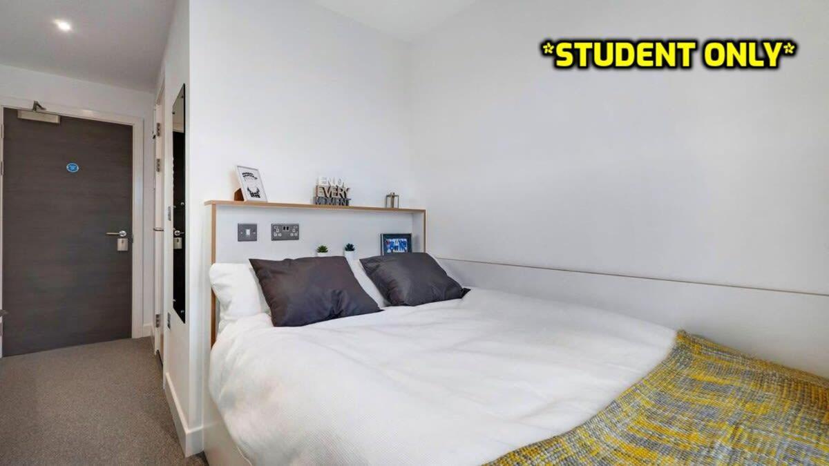 Student Only Zeni Ensuite Rooms, Colchester Exterior foto